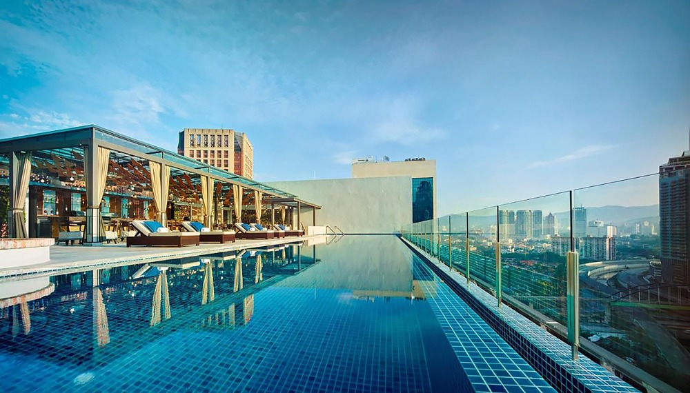 Dachterrasse des Hotel Stripes. Kuala Lumpur, Malaysia. Foto: © Marriott