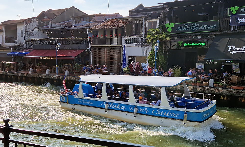Flussboote ersetzen den Melaka River Walk" in Malaysia. © Asien-Lifestyle.de by Nathalie Gütermann