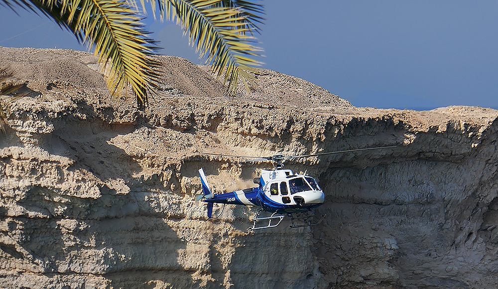 Omans Küste: Traumblicke vom Helikopter